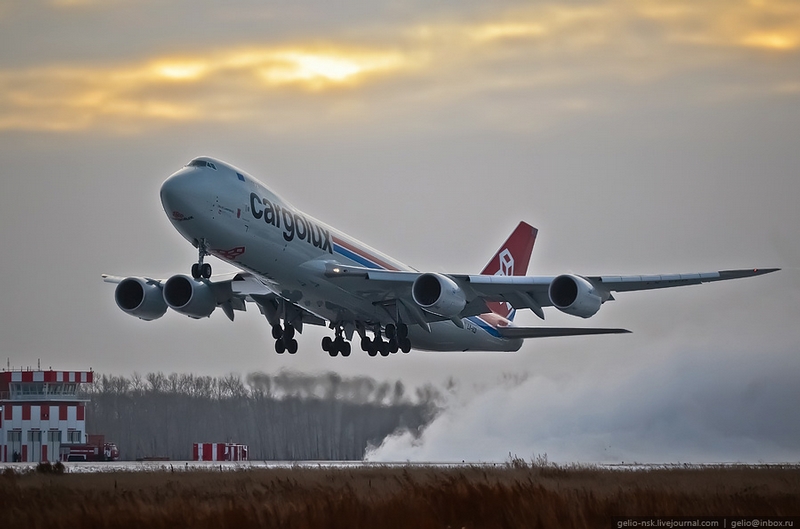 Tolmachevo Airport: Landing Of Boeing 747-8F 