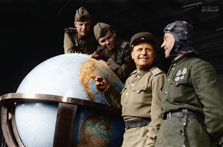 Rare Photos of WWII In Color