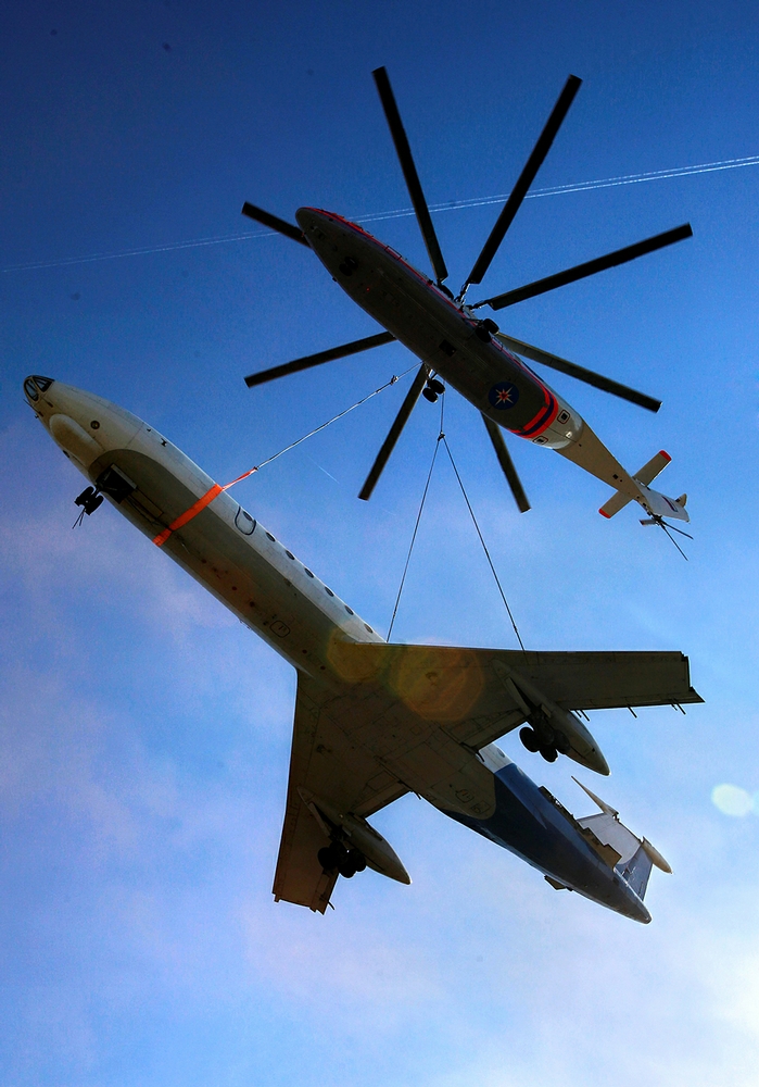 Mi-26吊运Tu-134