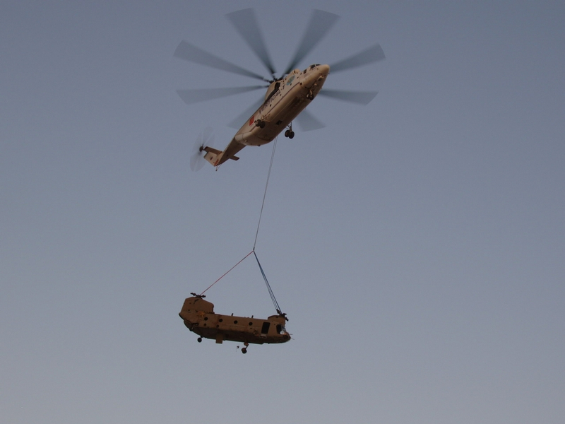 Mi-26吊运老美failed“支努干”直升机
