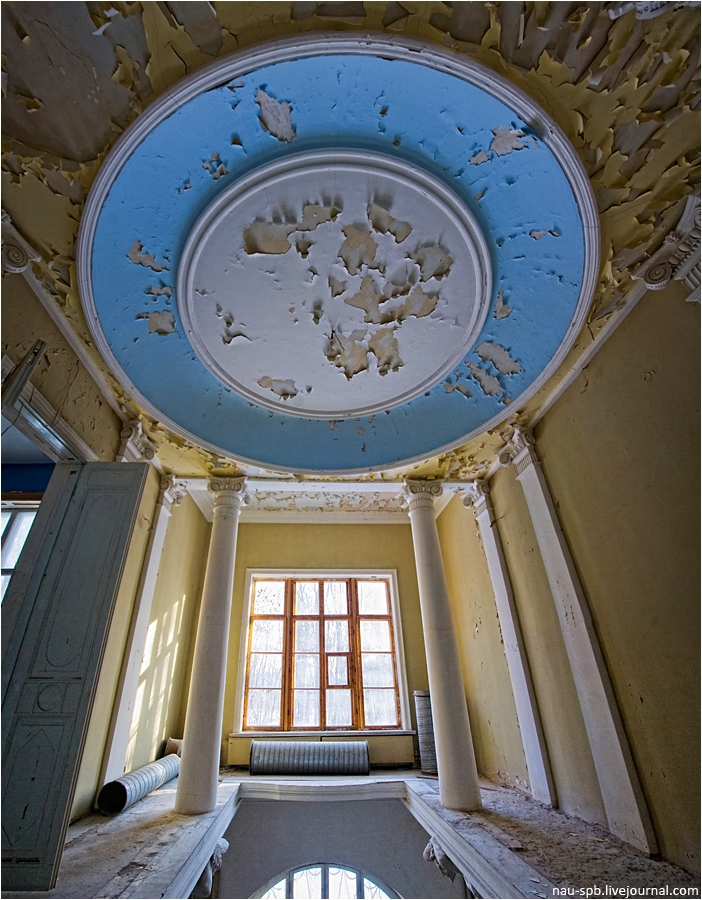 Abandoned Mansion Pokrovskoye-Streshnevo In Moscow