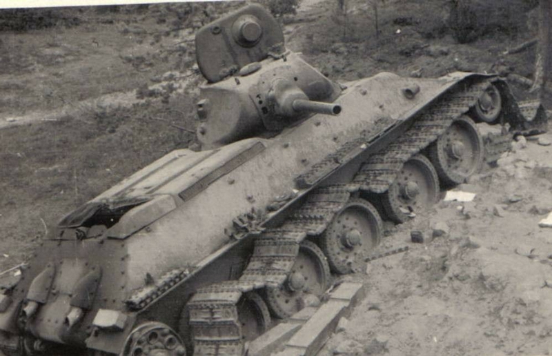 abandonedsoviettansk003 24 Disabled And Abandoned Soviet Tanks