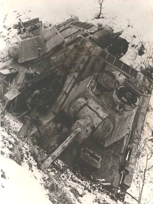 abandonedsoviettansk003 29 Disabled And Abandoned Soviet Tanks