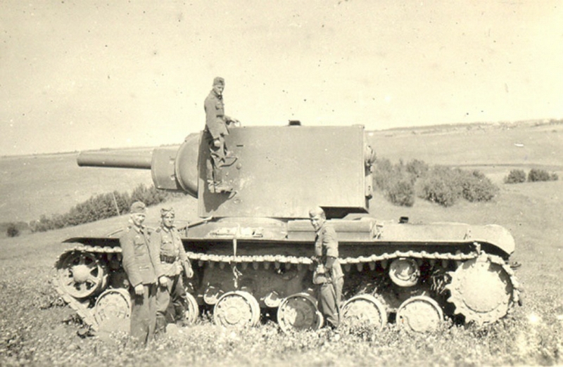 abandonedsoviettansk003 45 Disabled And Abandoned Soviet Tanks
