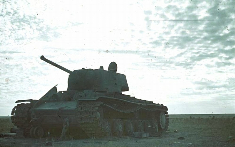 abandonedsoviettansk003 49 Disabled And Abandoned Soviet Tanks