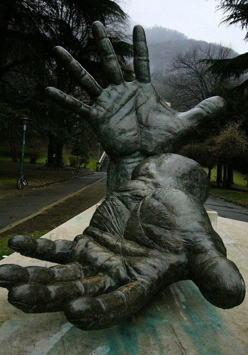 Bizarre Statues From All Over the World