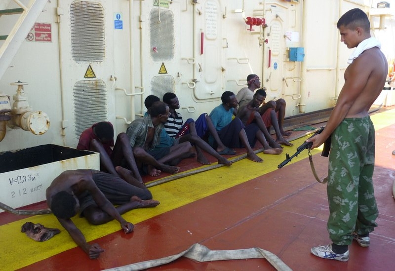 Russian Struggle With Somalian Pirates