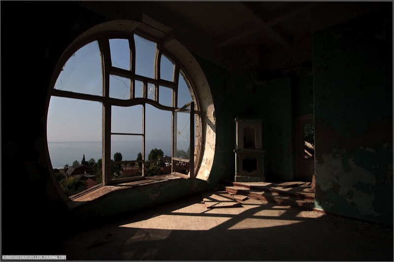 Abandoned Russian palace in Abkhazia 15