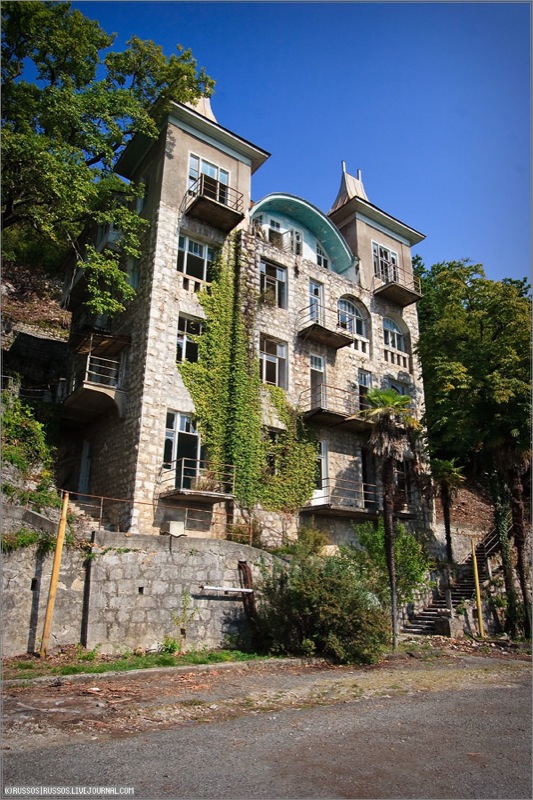 Abandoned Russian palace in Abkhazia 19