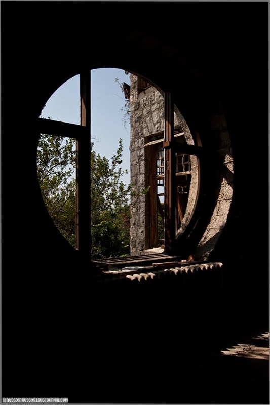 Abandoned Russian palace in Abkhazia 6