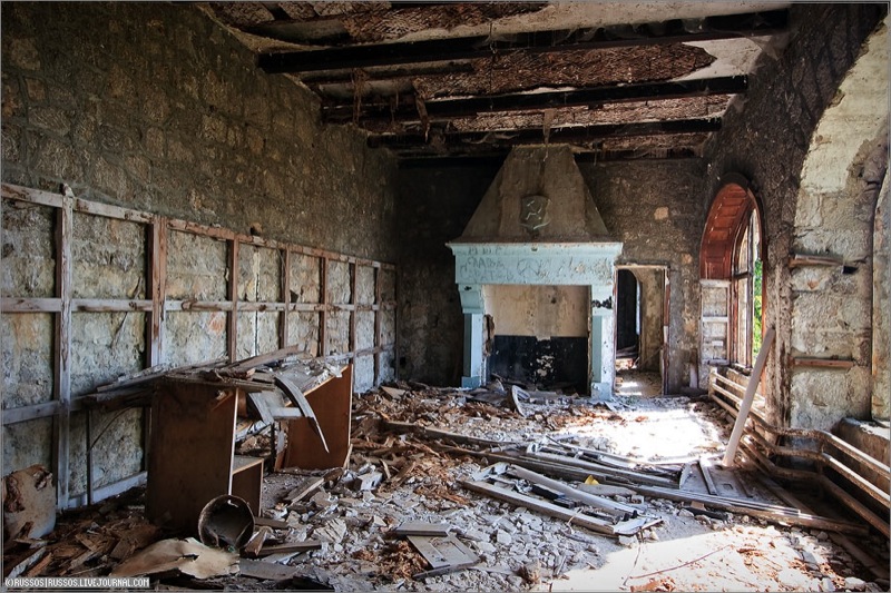 Abandoned Russian palace in Abkhazia 7