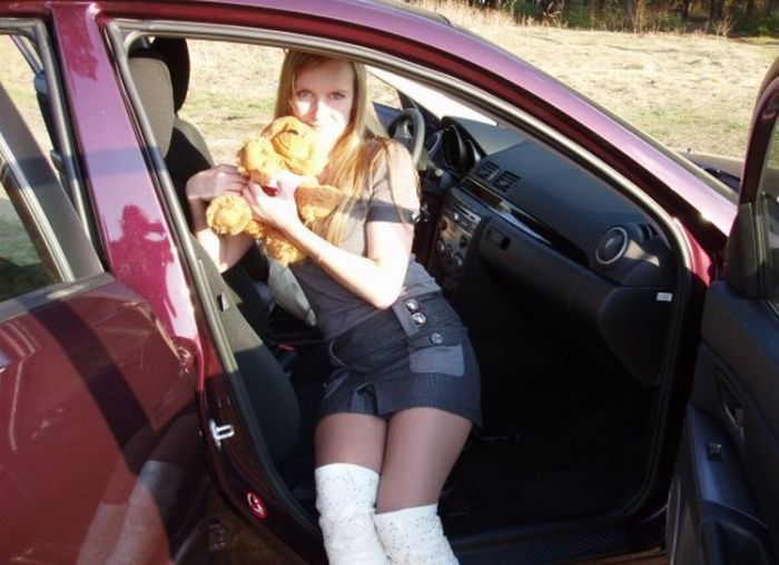 http://media.englishrussia.com/cute_russian_girl_drivers/31.jpg