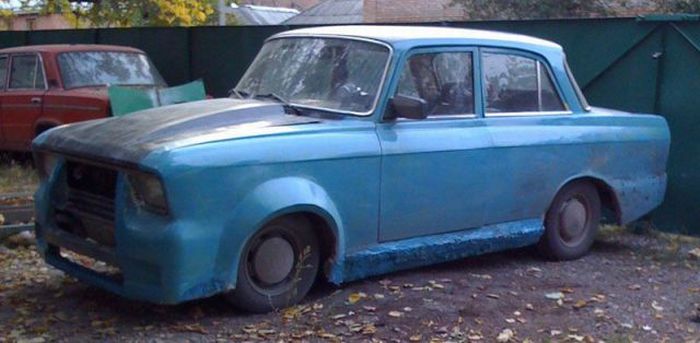 Epic Tuning of an Old Moskvich 5