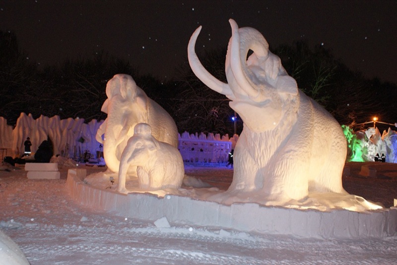 Ice age statues in Moscow 11