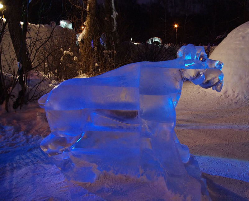 Ice age statues in Moscow 8