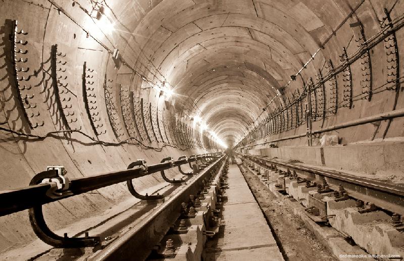 Kiev Metro Tunnels - Showy But Dangerous