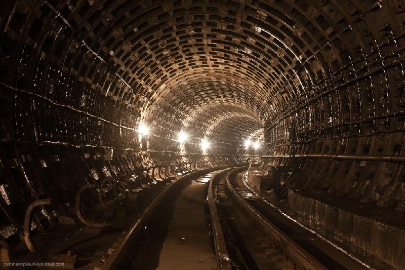 Kiev Metro Tunnels - Showy But Dangerous