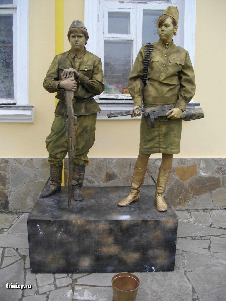 Russian Live Statues 38