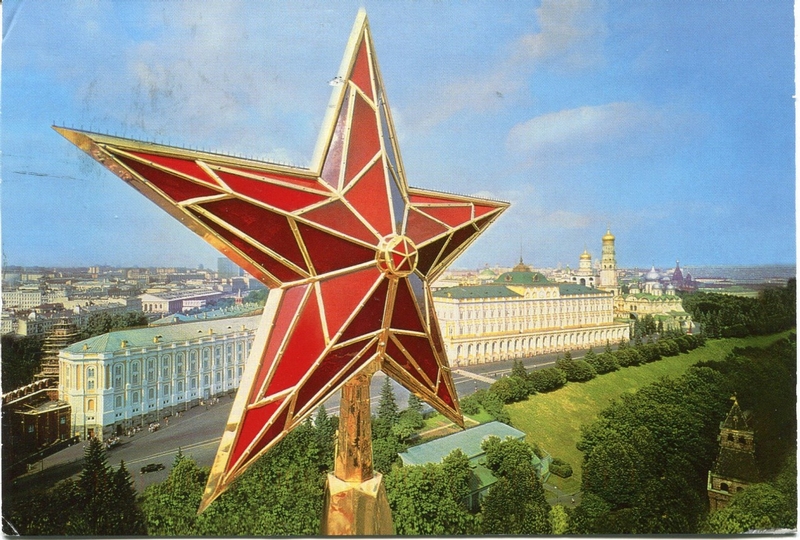 How were the Kremlin stars made and set