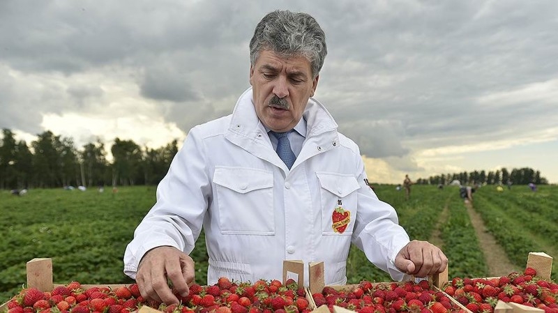 Soviet Collective Farm Owner Builds Socialism in one Local Town
