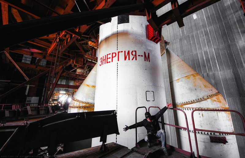 Boys Trespassed Inside the Cosmodrome made Photos, Climbed into Rockets [photos]