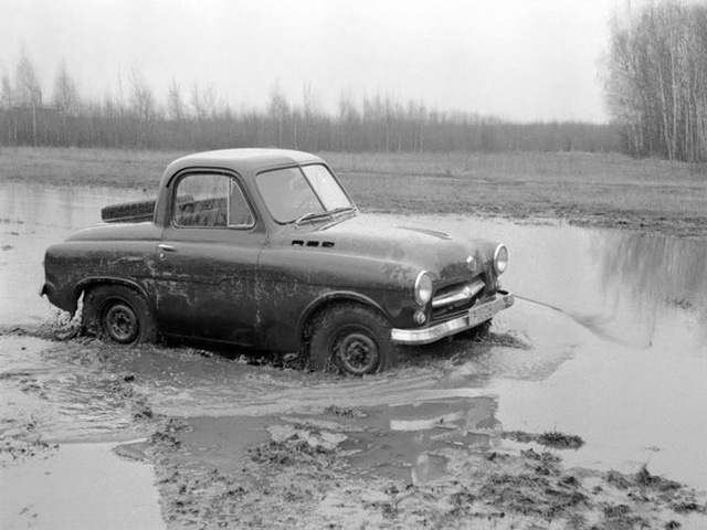 Vintage Soviet Off-road Car M-73 Ukrainets [8 photo]