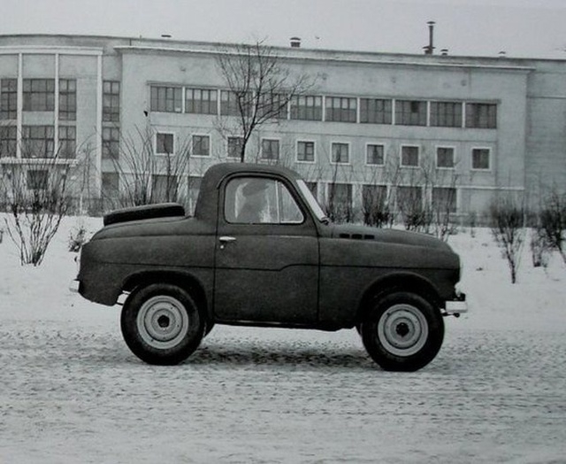 Vintage Soviet Off-road Car M-73 Ukrainets [8 photo]