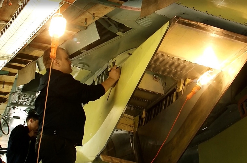 Modernizing MiG-31 jets at Top Secret Falcon Factory