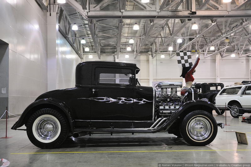The Dodge HotRod was made by American enthusiasts in 1930 american oldtimer
