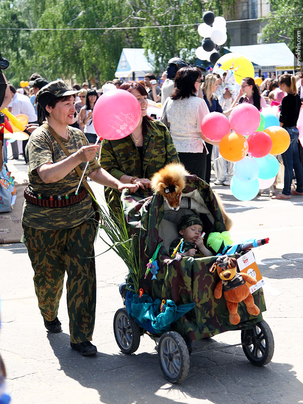 Russian Strollers Parade 64